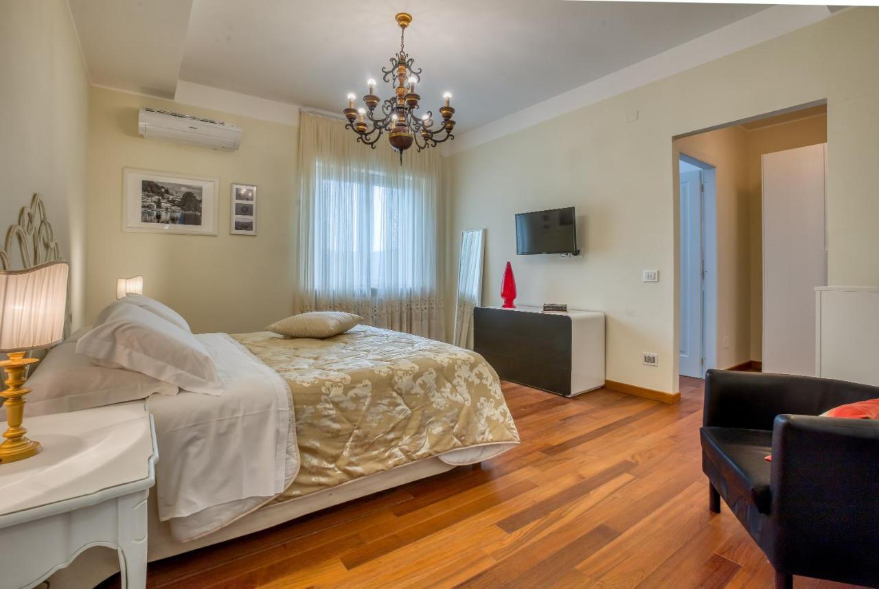 Hotel De Santis